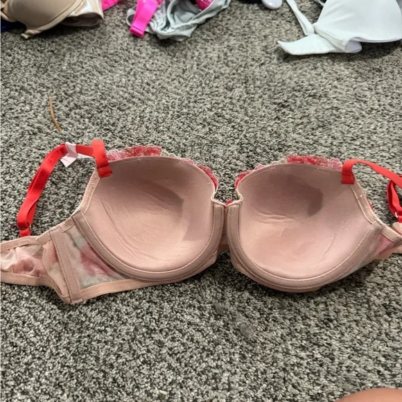 like new push up 34D - Picture 3 of 5